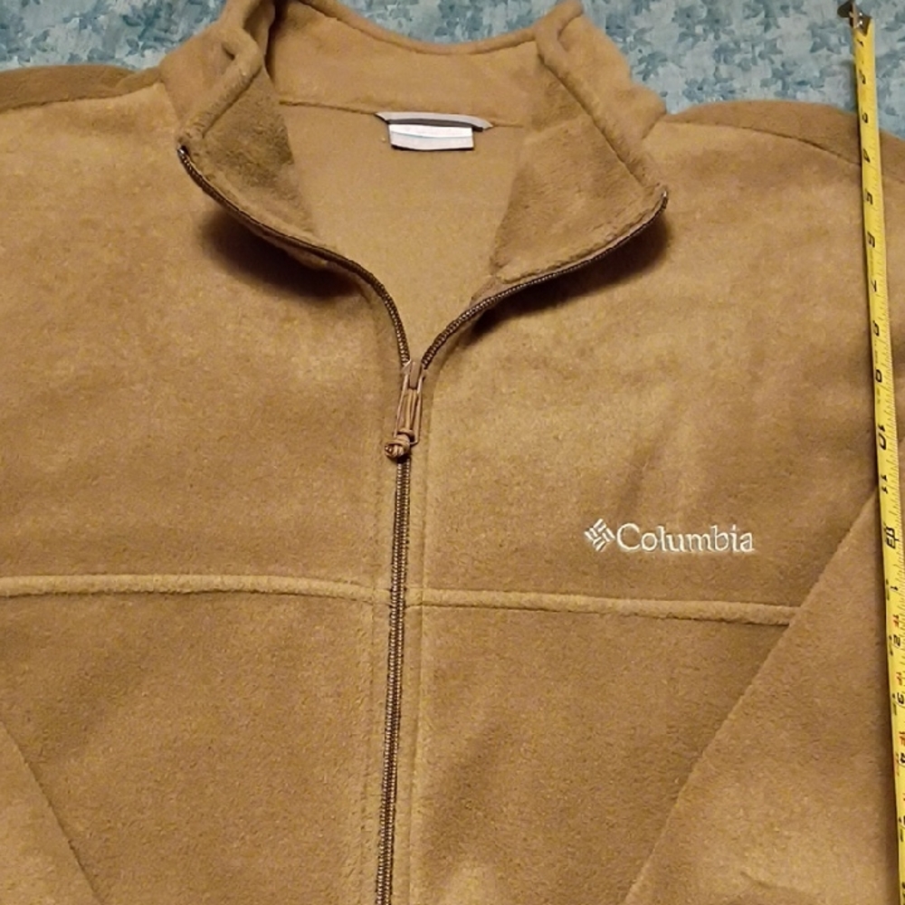 Columbia Full Zip Front Light Brown Fleece Jacket (Lightly Worn)